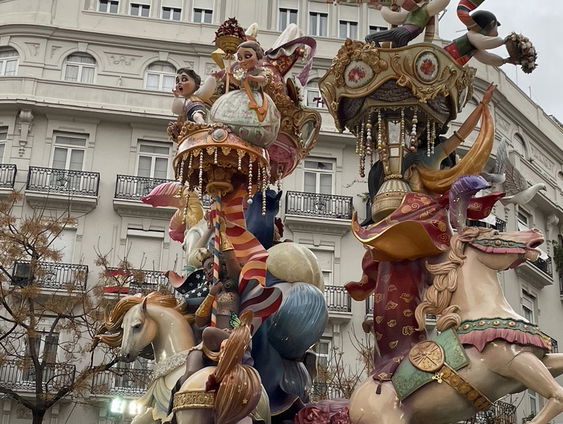 "De hele stad staat in de fik"