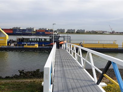 Veerpont tussen Maassluis en Rozenburg stopt er acuut mee