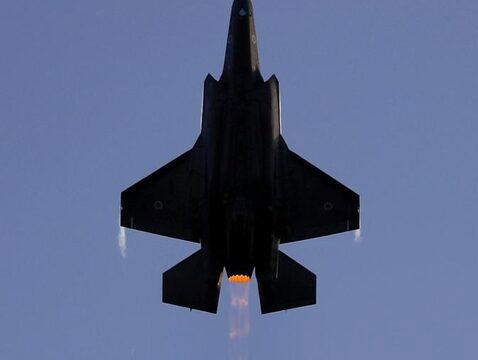 Feit of Fictie: Eén volle brandstoftank van een F-35 veroorzaakt net zoveel CO2-uitstoot als twee Nederla ...