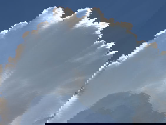 Kijk naar wolken tijdens de wolkenweek