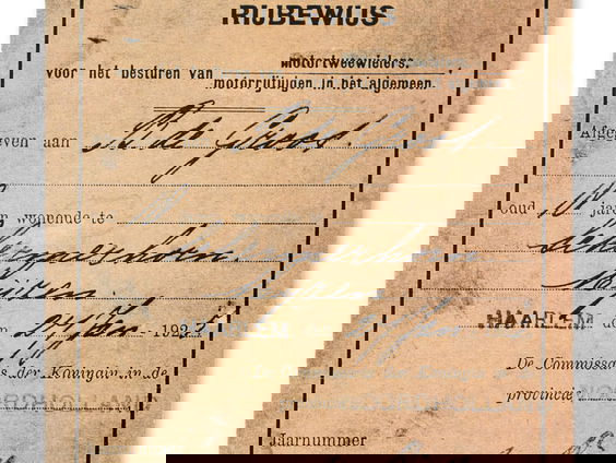 De eerste vrouw met Nederlands rijbewijs