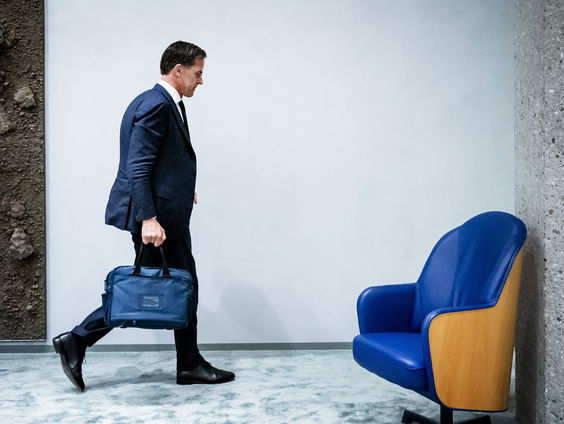 Rutte stopt als partijleider VVD en kondigt vertrek aan uit politiek