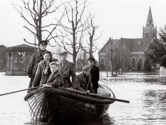 1e uur: Watersnoodramp, Wij en het Water, Het Monsterschip OVT 16-10-2022.