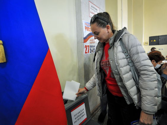 In Cherson zijn vrijdag omstreden referenda begonnen