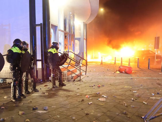 Wat gebeurde er gisteravond nou precies rond de bijeenkomst van de Eritreeërs in Den Haag?