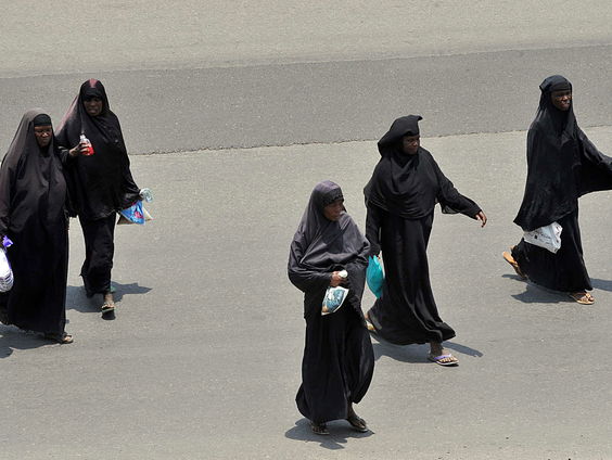Oegandese dienstmeisjes werken als moderne slaven in Midden-Oosten