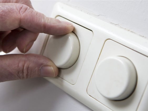 Stand.nl: Huishoudens moeten veel minder elektriciteit verbruiken