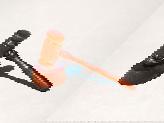 Hoe vaak krijgt iemand straf voor het bedreigen van politici?