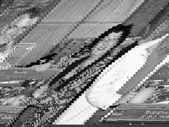 Voedselbank-oprichters Clara en Sjaak Sies over hun boek 'van kruimels en brood'