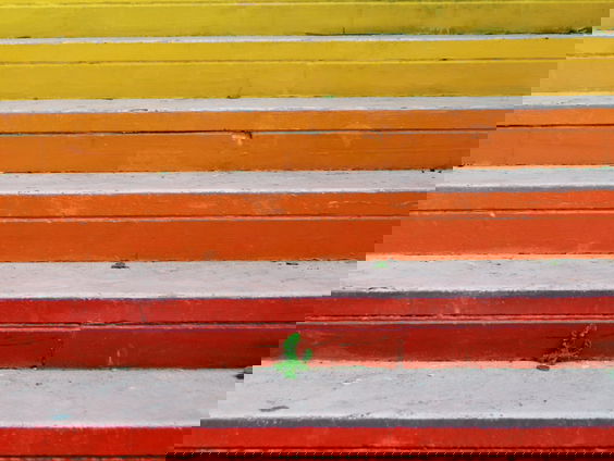 Hoe een regenboogtrap in Winterswijk voor verdeeldheid, en daarna weer verbinding zorgde