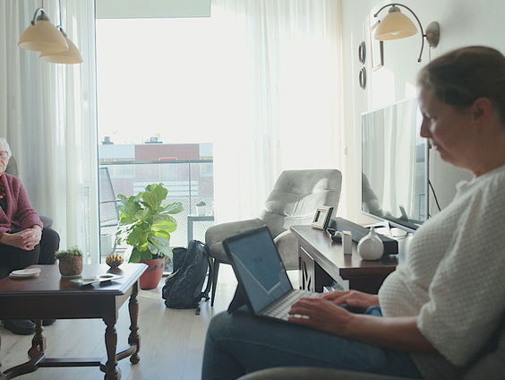 Zorgmedewerkers zijn nog altijd 40 procent van hun tijd kwijt aan administratie