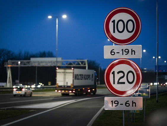 Feit of Fictie: de maximale snelheid van 100 kilometer per uur heeft nauwelijks effect op het verminderen ...