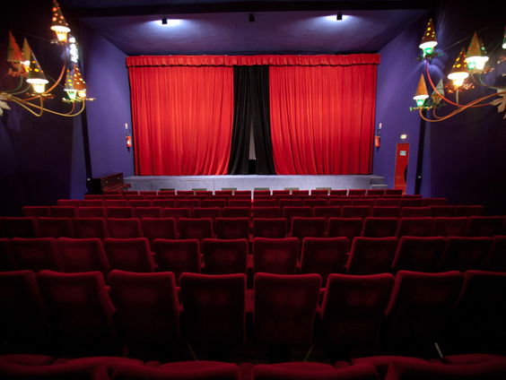 Humor in tijden van oorlog: Vanaf wanneer is het publiek er kaar voor en hoe ver kan je gaan?