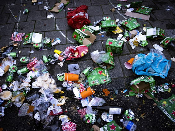 Stand.nl: 'Het loopt de spuigaten uit met zwerfafval'