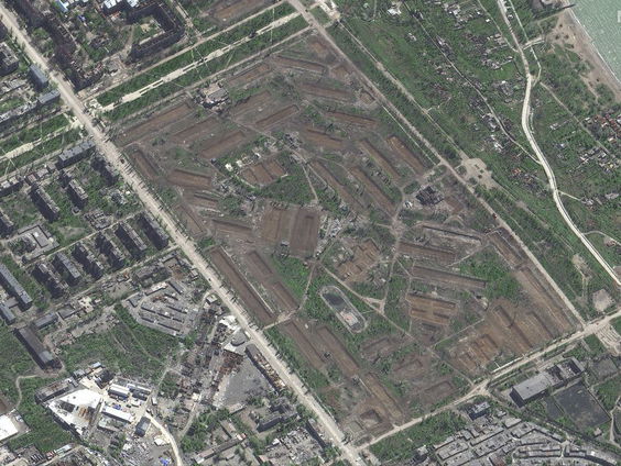 Na jaar Russische bezetting wachten inwoners Marioepol nog steeds op een nieuw dak