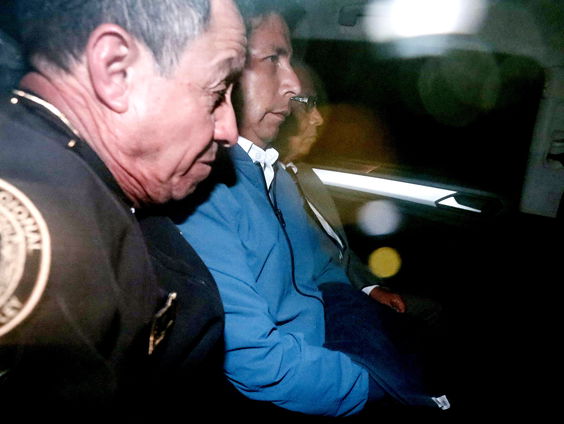 Politieke chaos in Peru: president ontbindt parlement, wordt zelf afgezet, opgepakt en vervangen