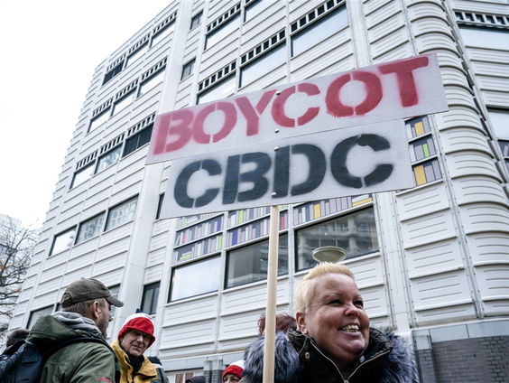 Moet de digitale euro er komen?