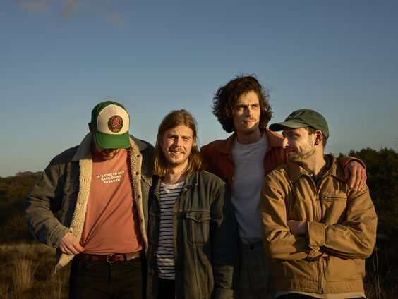 Livemuziek van Elephant: Dog in the Park