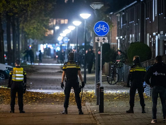 Stand.nl: Burgemeesters moeten online in kunnen grijpen om rellen te voorkomen