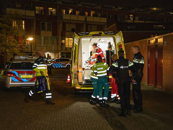 Een minimumstraf voor geweld tegen hulpverleners? Politieagent Peter van Zalen diende er een petitie voor in, maar strafrechtadvocaat Vito Shukrula is erop tegen