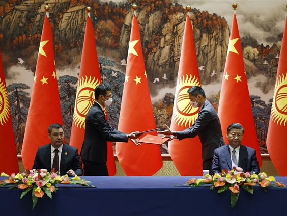 China flirt in Russische achtertuin