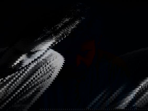 Zelfdoding bij mannen van middelbare leeftijd hoger dan vrouwen