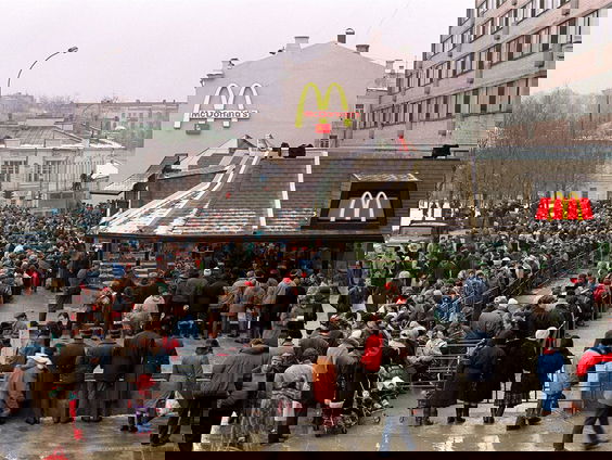 Terug naar Toen: Opening eerste McDonald's in Sovjet-Unie