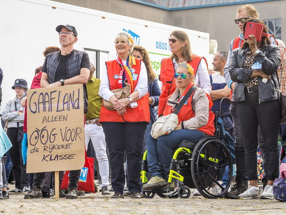 "EU moet hogere lonen in Nederland regelen"