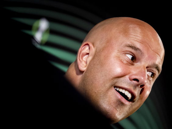 Spanning rond Feyenoord loopt ook in Portugal op