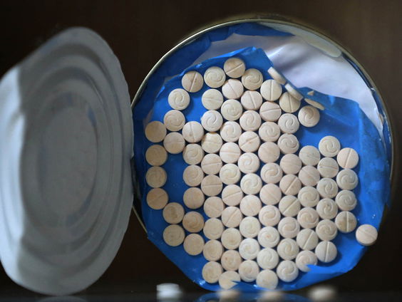 NVWA neemt duizenden illegale afslankpillen in beslag