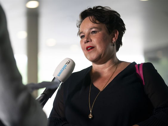 Burgemeesters willen online relschoppers snel kunnen aanpakken