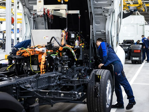 Elektrische vrachtwagens blijven achter door complexe serie aan uitdagingen