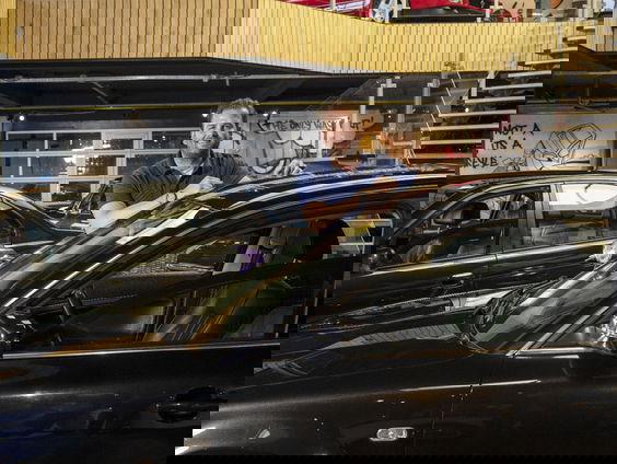 Auto's Holleeder en Soerel geveild voor goed doel