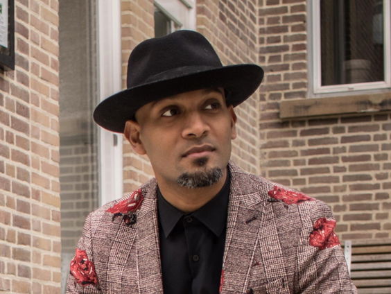 Kunststof - Rajiv Bhagwanbali, presentator & danser