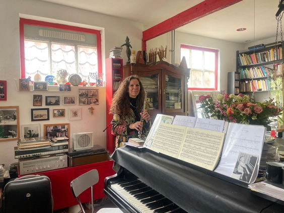 Componist en fluitist Caroline Ansink: 'als fluitist moet je altijd in vorm zijn'