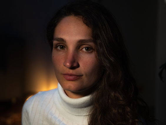 Woordkunstenaar Rosa Poell met ‘Granaatappelwit’