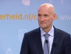 Moet de overheid duidelijker wijzen op langdurige klachten na corona?