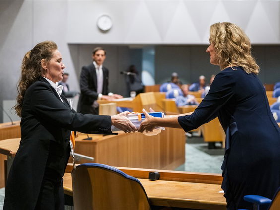 Vraag aan Den Haag: Wat doet een bode?