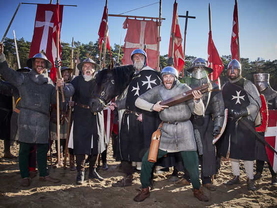 Historische comedy ‘Welkom in de Middeleeuwen’ is leuk voor jong en oud