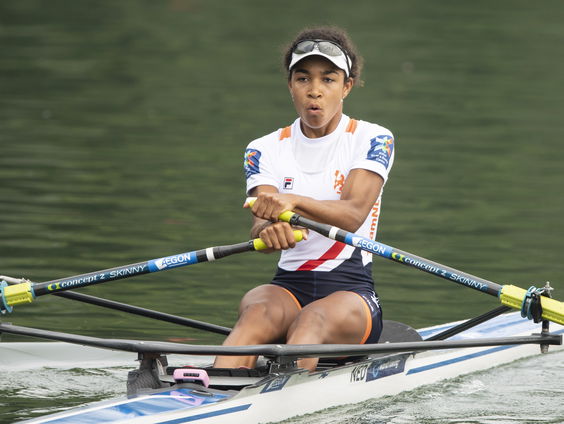 Olympisch-roeister Youssifou maakte samen met haar ploeggenoten een roeiers-kookboek