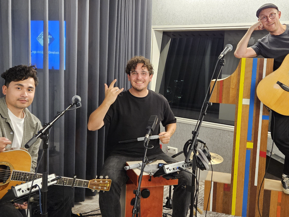 Nielson zingt nieuwe single Onderweg