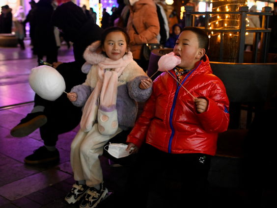 Sichuan geeft ongetrouwde Chinezen toestemming om kinderen te nemen