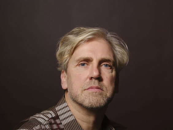 Kunststof - Paul Teunissen, schrijver en journalist