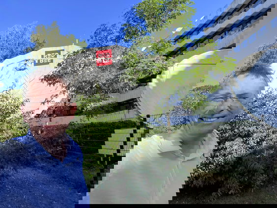 Pieter Stroop van Renen is op zoek naar gedichten van Ajax-fans over hun club.