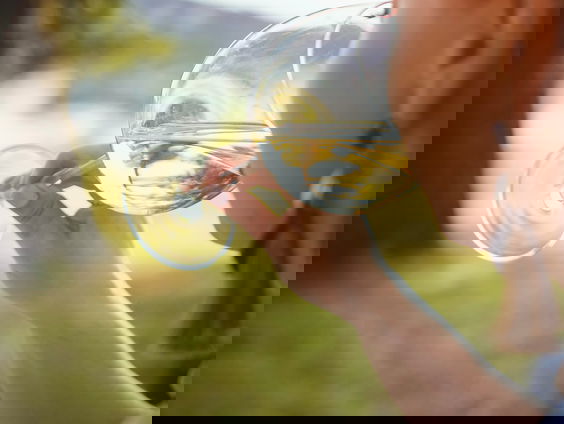 Vrouwen spelen een steeds belangrijkere rol bij het maken van wijn