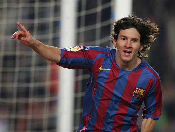 Terug naar Toen: Lionel Messi maakt officieuze debuut