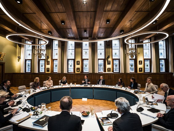 Kabinetsdelegatie in Groningen