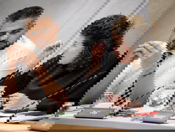 Vraag aan Den Haag: Waarom zijn er geen plenaire debatten op maandag en vrijdag?