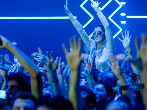 De wetenschap achter het Amsterdam Dance Event: waarom is raven zo populair? In gesprek met Julian Schaap