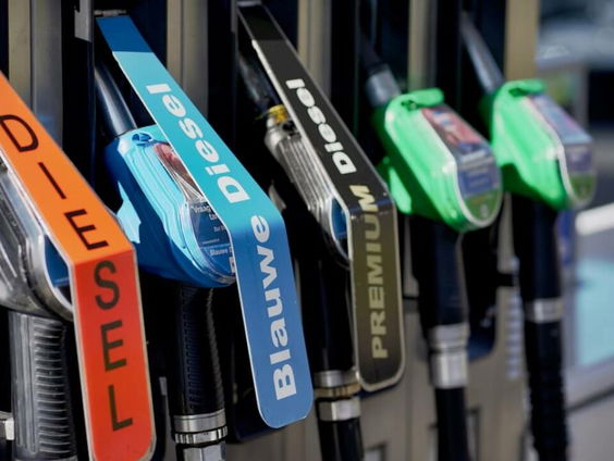 Waarom we niet allemaal rijden op blauwe diesel